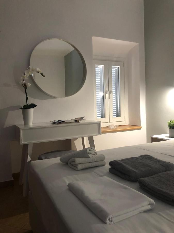 Amaryllis Suites Santorini ฟิรา ภายนอก รูปภาพ